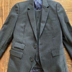 Bindle & Keep Three-piece Charcoal Suit (XS)